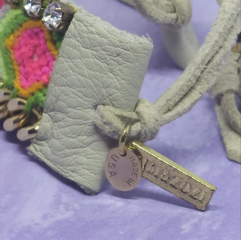 👍5 For $20 Luxury Friendship Bracelet Gold Tone & Colored Threads